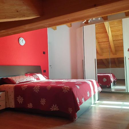 Casa Vacanza Lo Nano Fenis Εξωτερικό φωτογραφία