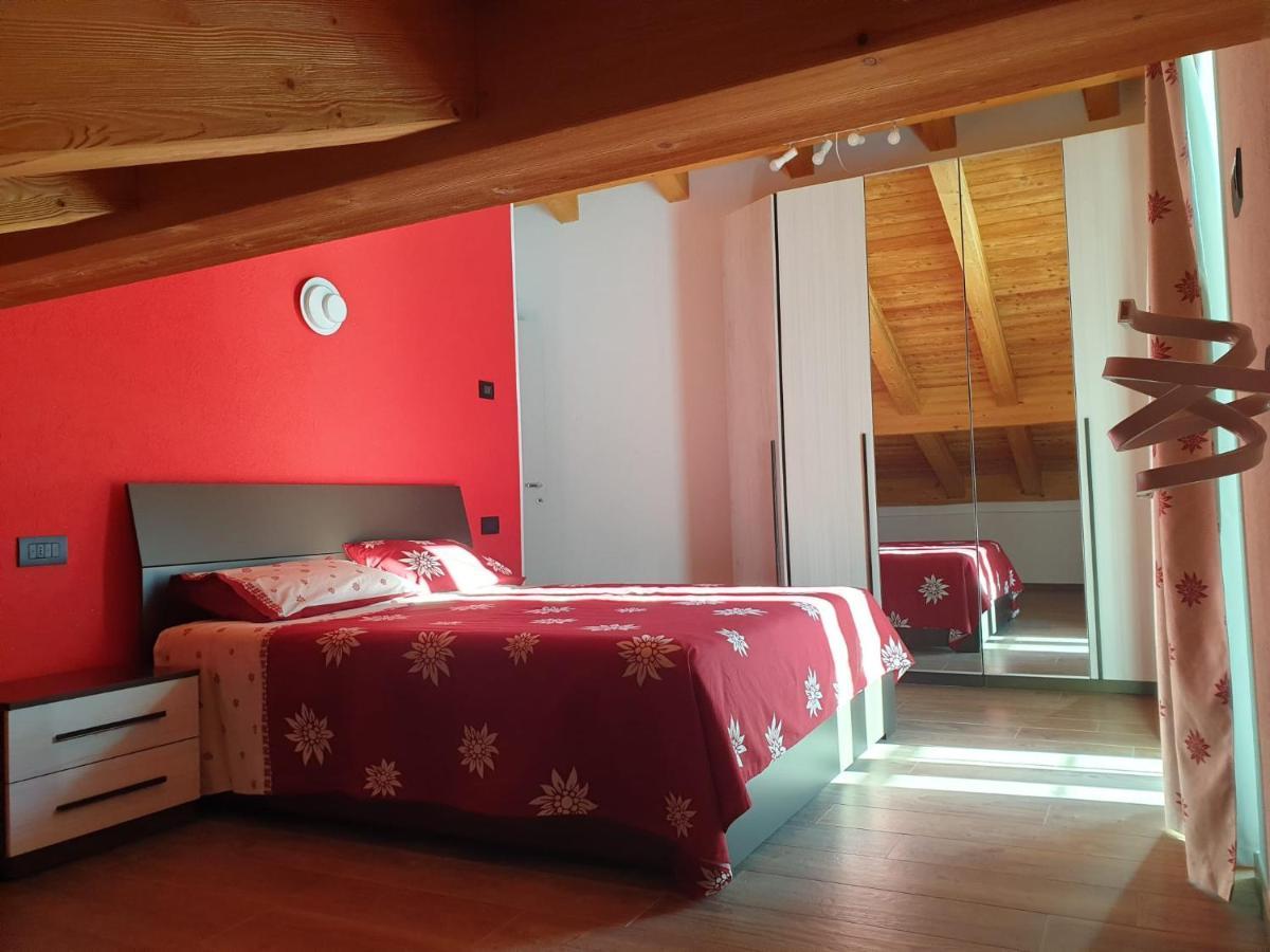Casa Vacanza Lo Nano Fenis Εξωτερικό φωτογραφία