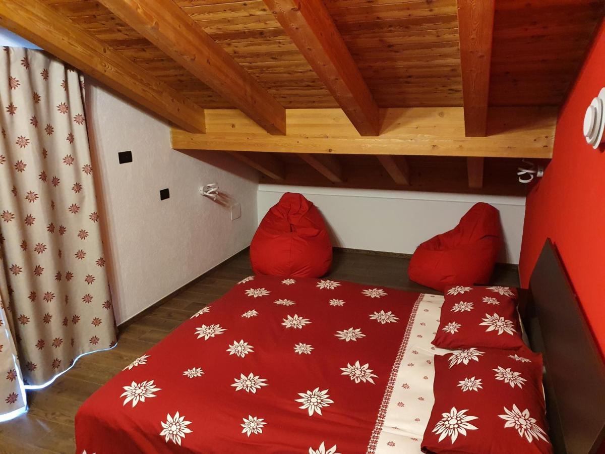 Casa Vacanza Lo Nano Fenis Εξωτερικό φωτογραφία