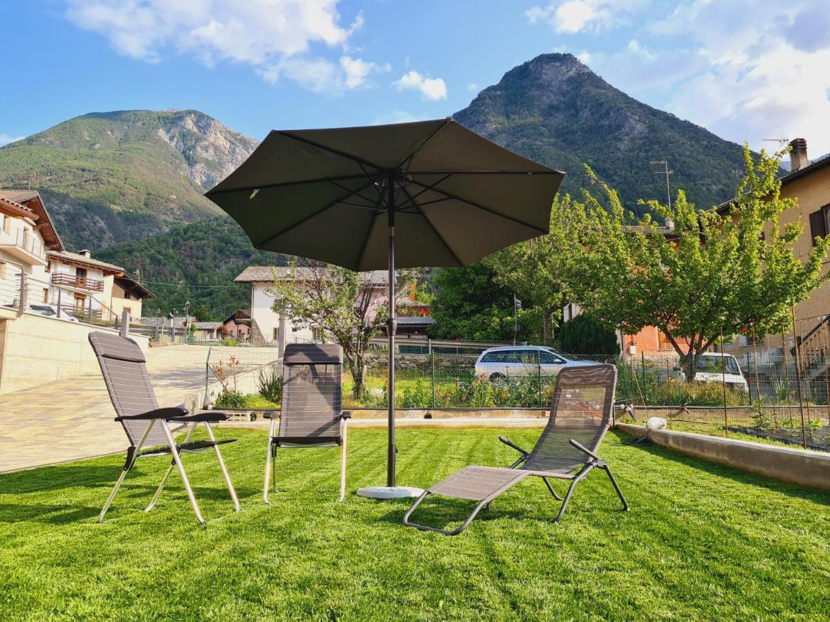 Casa Vacanza Lo Nano Fenis Εξωτερικό φωτογραφία